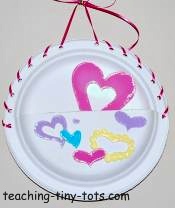 Toddler Activities: Cute Valentine's Card Holder Classroom Activity