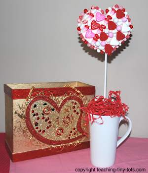 candy heart topiary