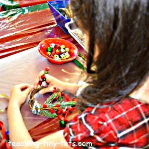 Making a Christmas Wreath door hanger and ornament