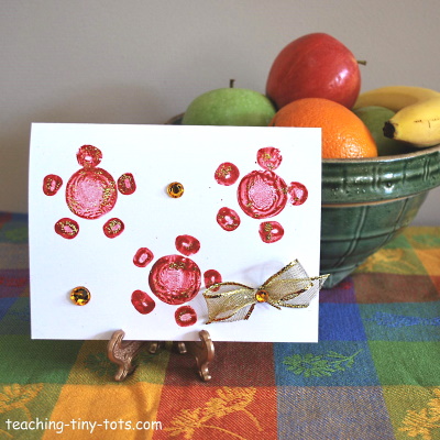 Printing flowers with a Soda Bottle