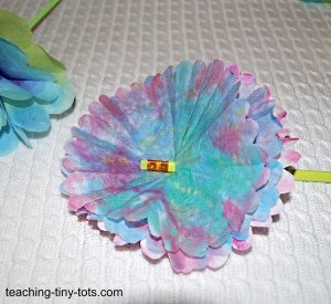 making coffee filter flowers