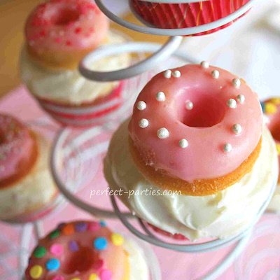 Cute donut cupcakes for kids parties.
