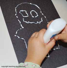 using glue to make the chalk ghost