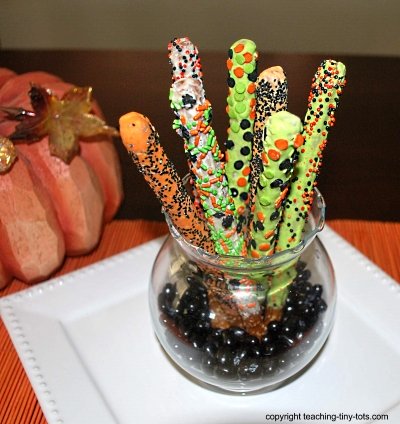 Halloween Pretzel Rods