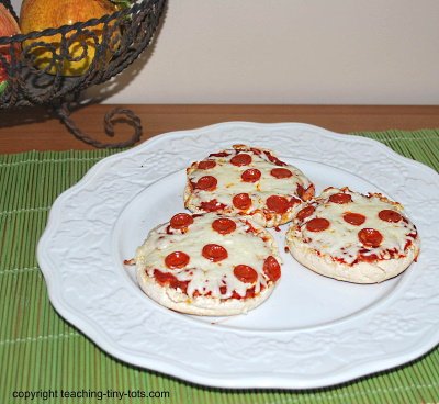 Easy Muffin Pizza for Kids