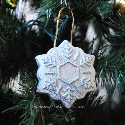 plaster of paris ornament using silicone mold